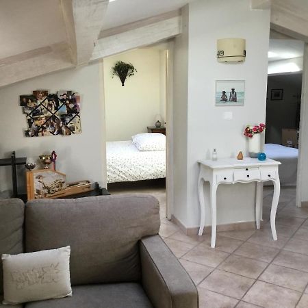 Les Lauriers Panzió Camps-la-Source Kültér fotó