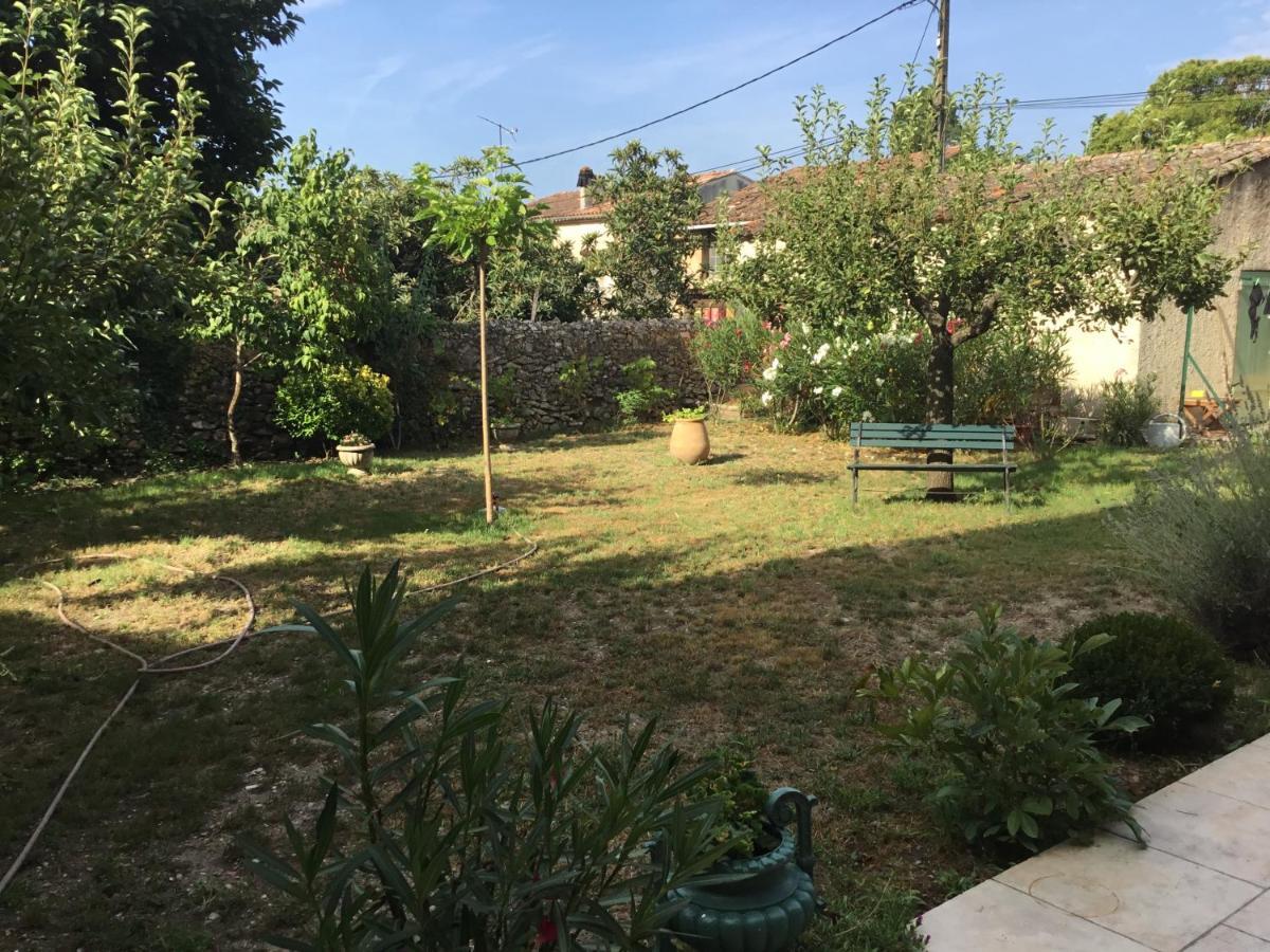 Les Lauriers Panzió Camps-la-Source Kültér fotó